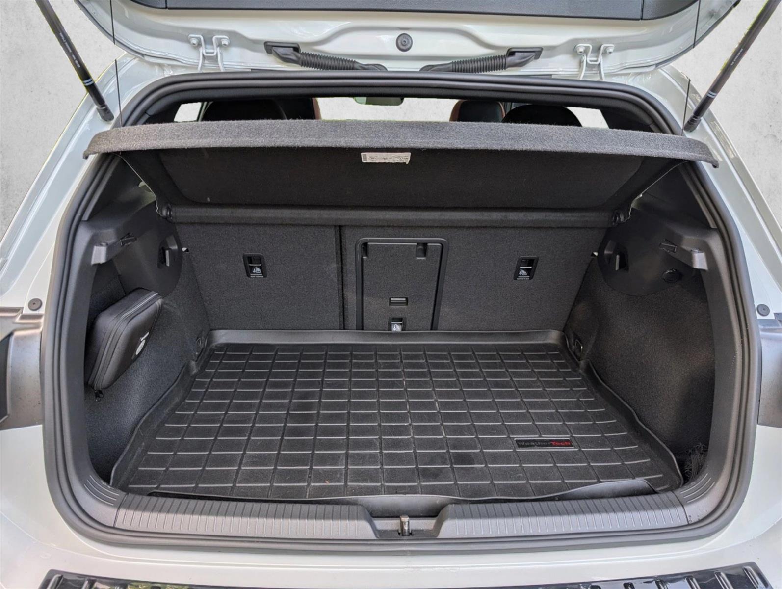 2023 Volkswagen Golf GTI 2.0T Autobahn photo 5