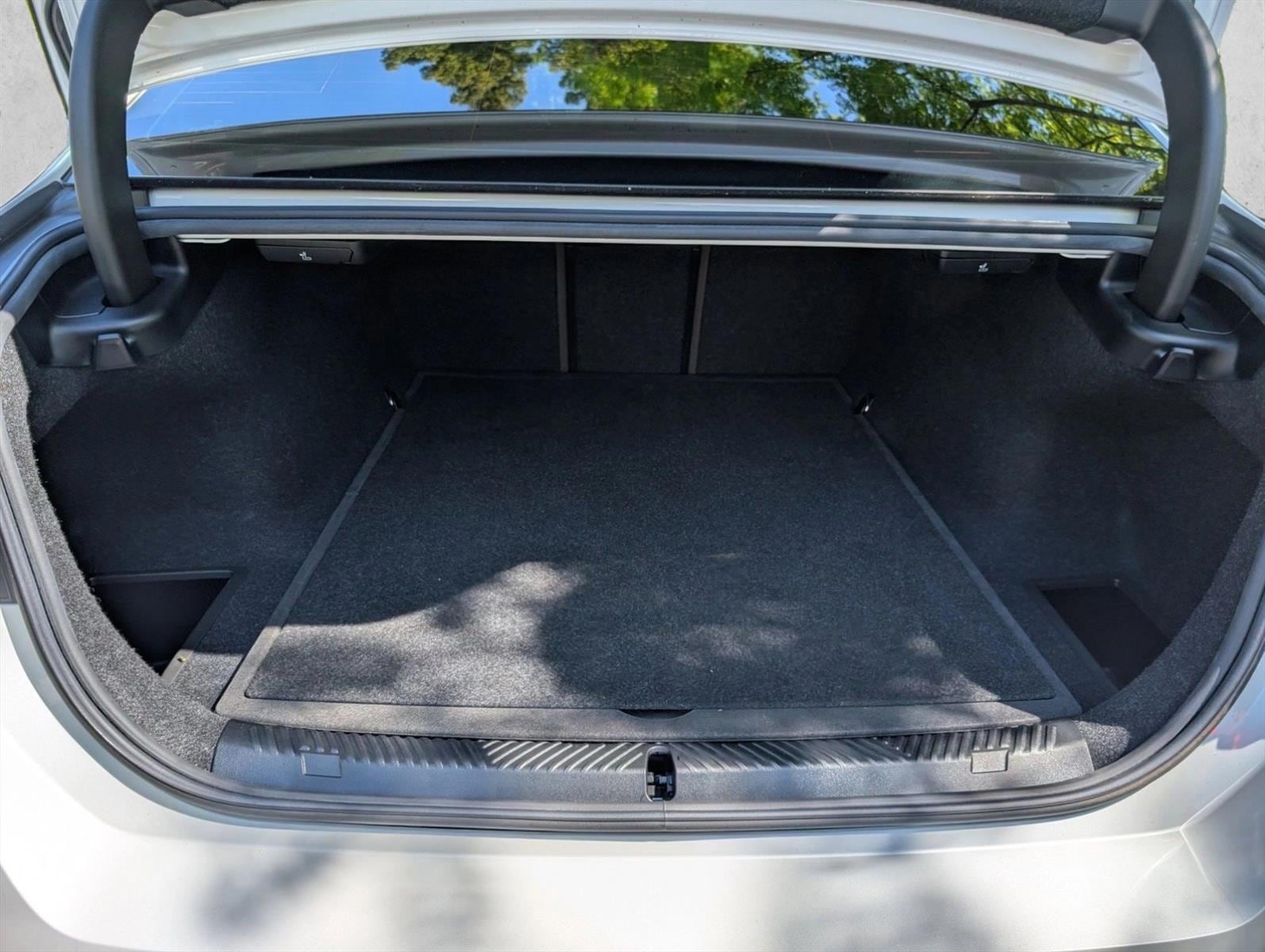 2024 BMW 530i photo 4