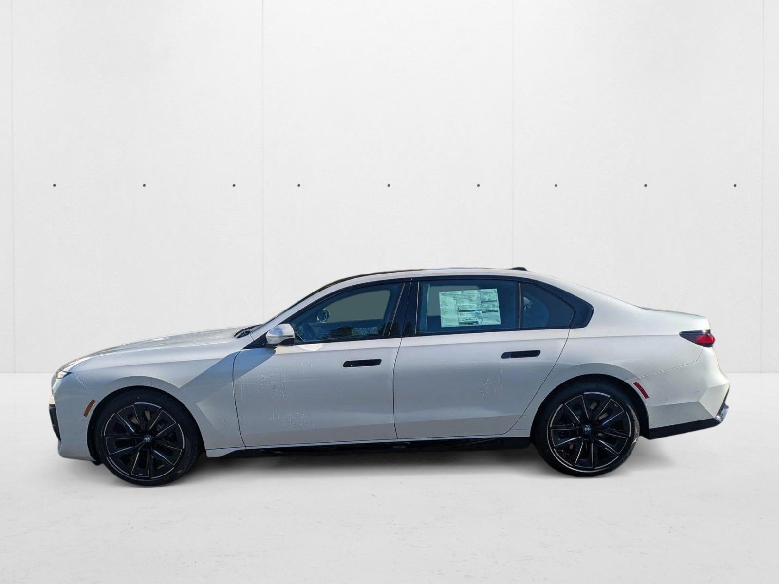 2025 BMW 7 Series 760i - Photo 10