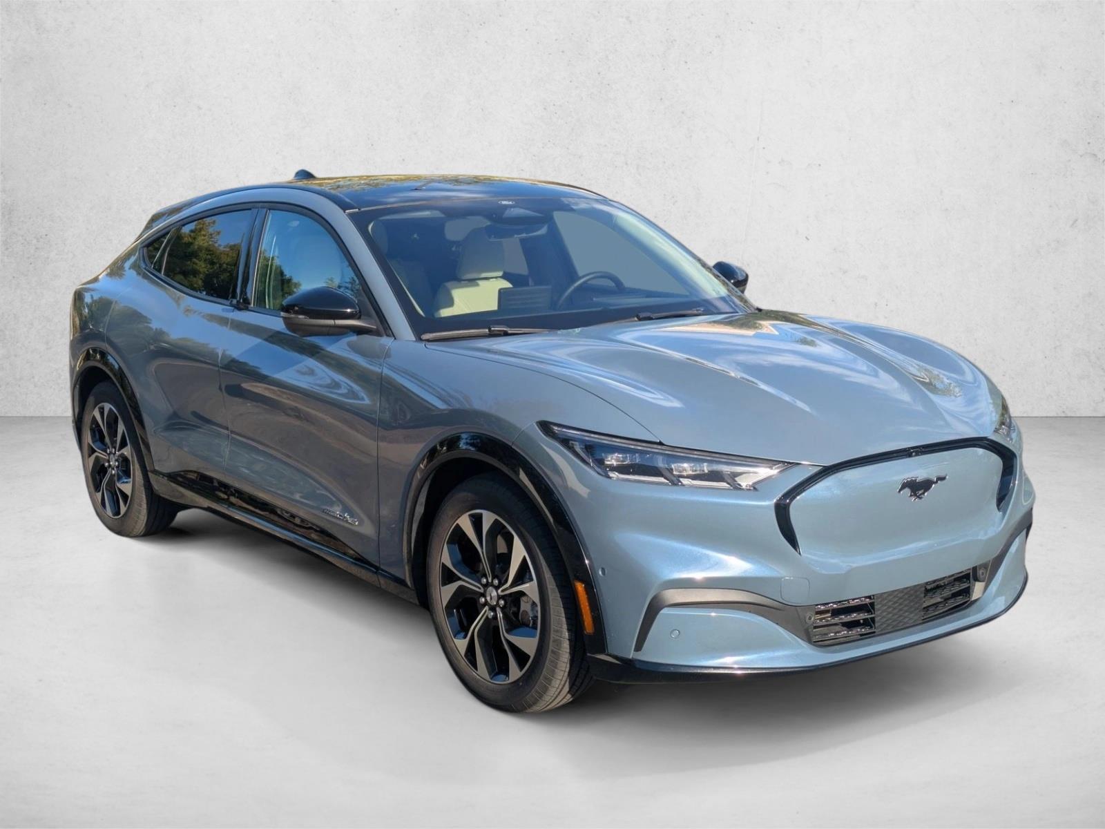 2023 Ford Mustang Mach-E Premium photo 3
