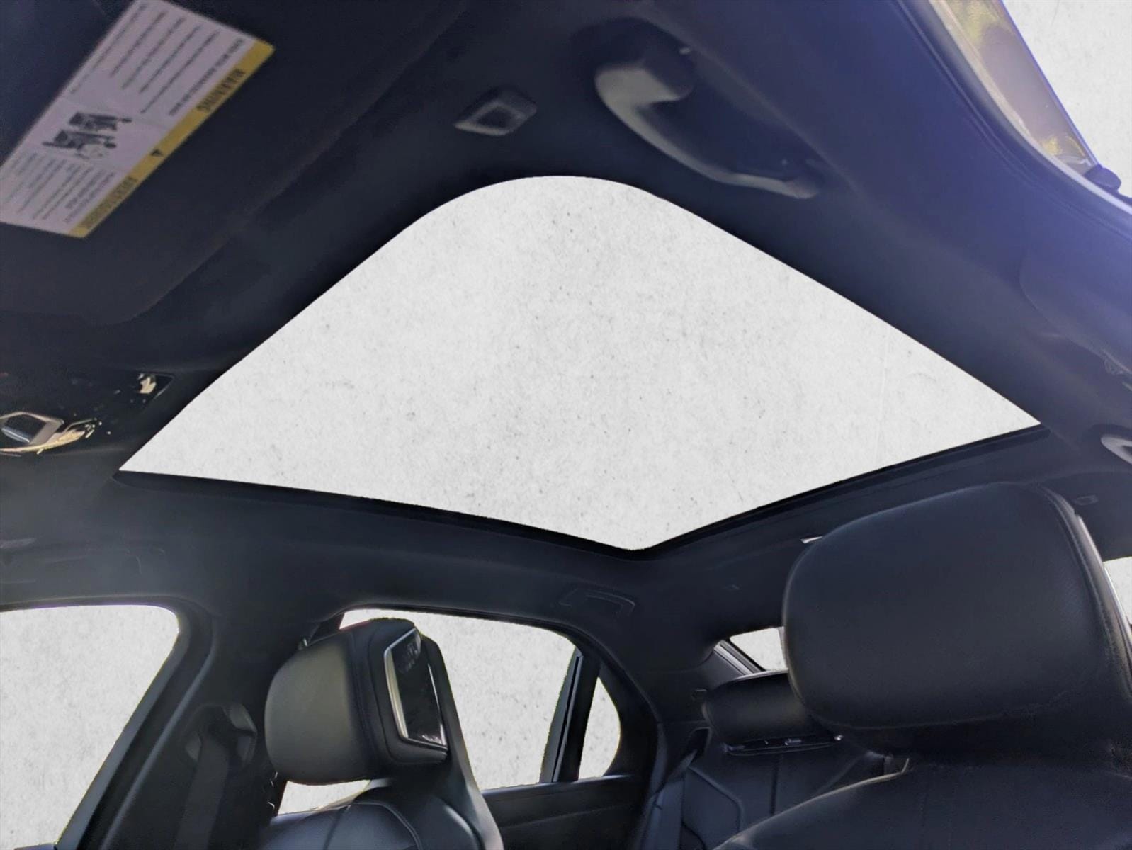 2025 BMW i7 50 - Photo 15