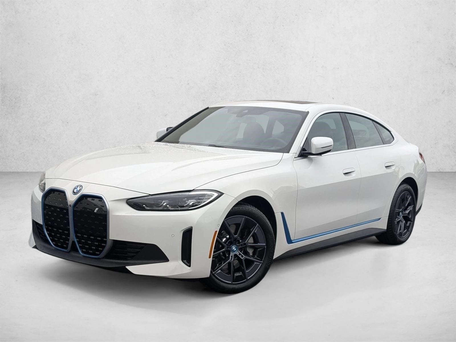 2023 BMW i4 eDrive35's photo