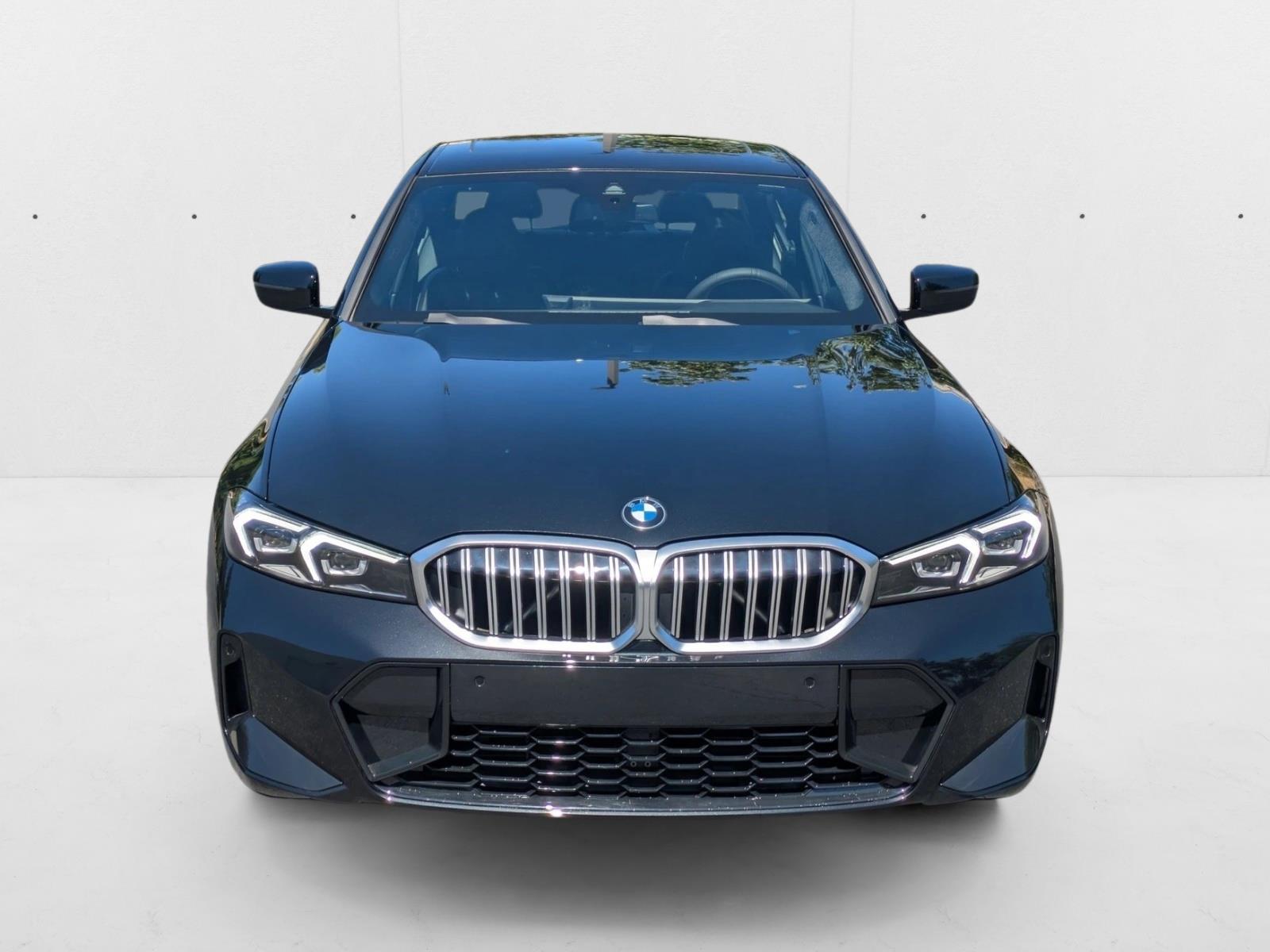 2025 BMW 330i xDrive photo 5