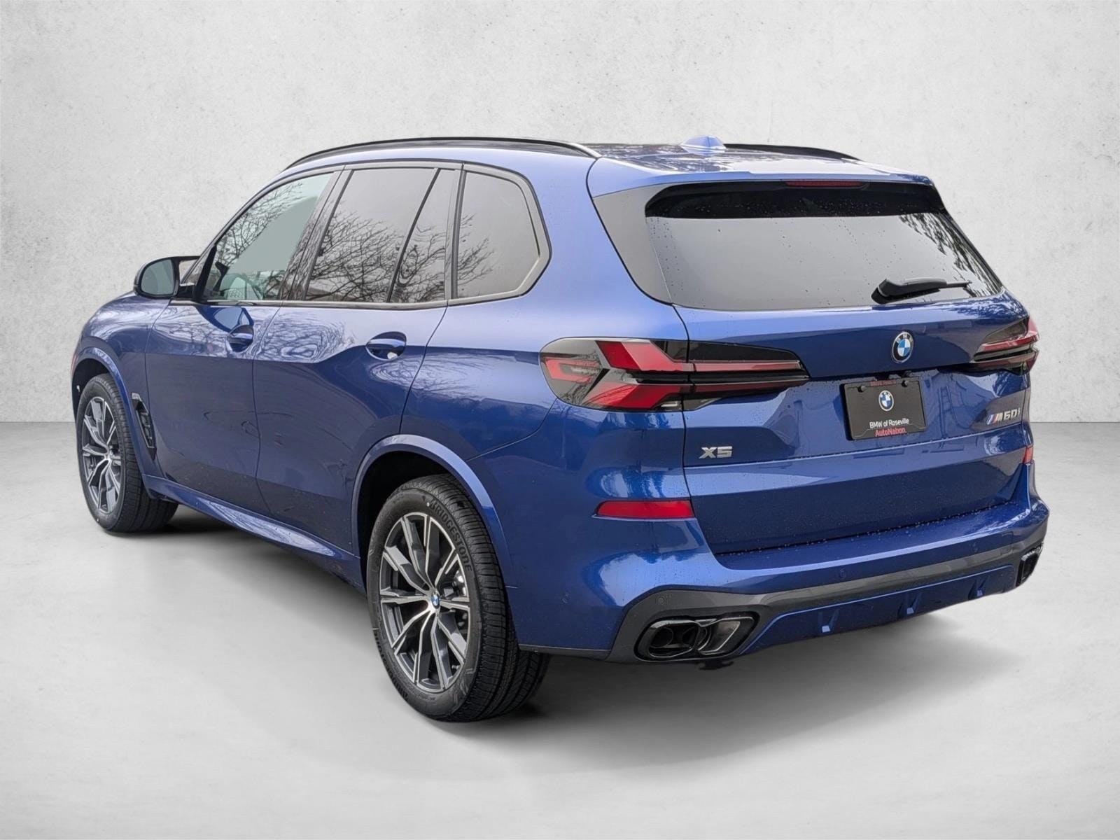 2026 BMW X5 M60i - Photo 8