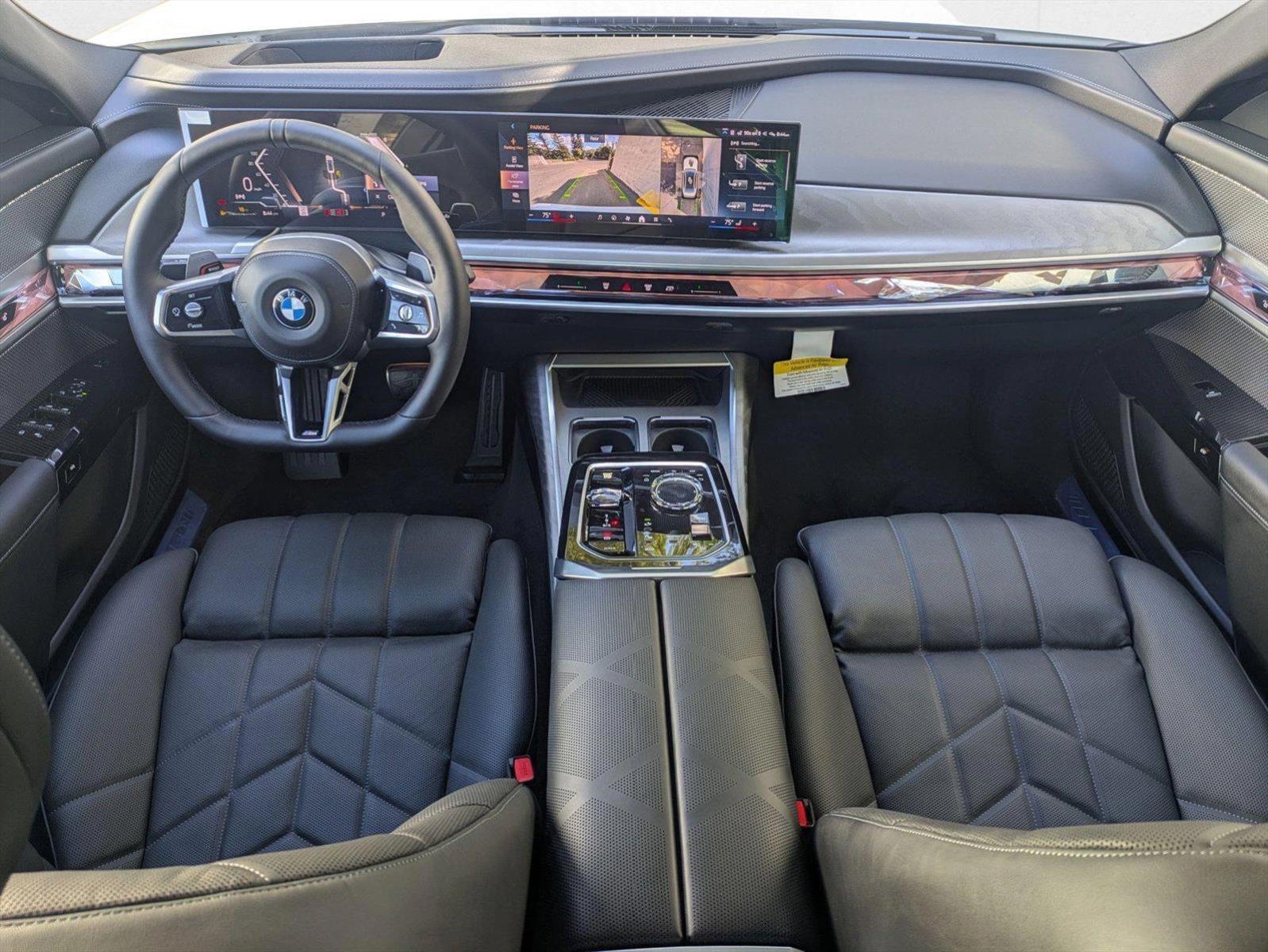 2025 BMW 7 Series 760i - Photo 18