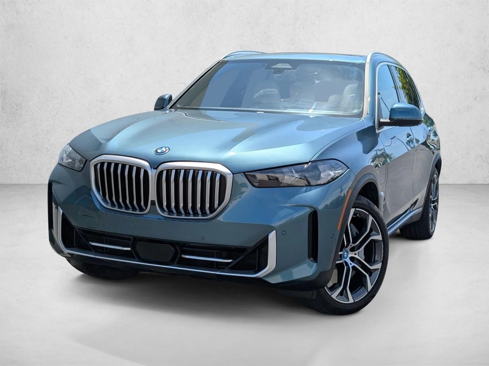 2024 BMW X5 xDrive50e's photo