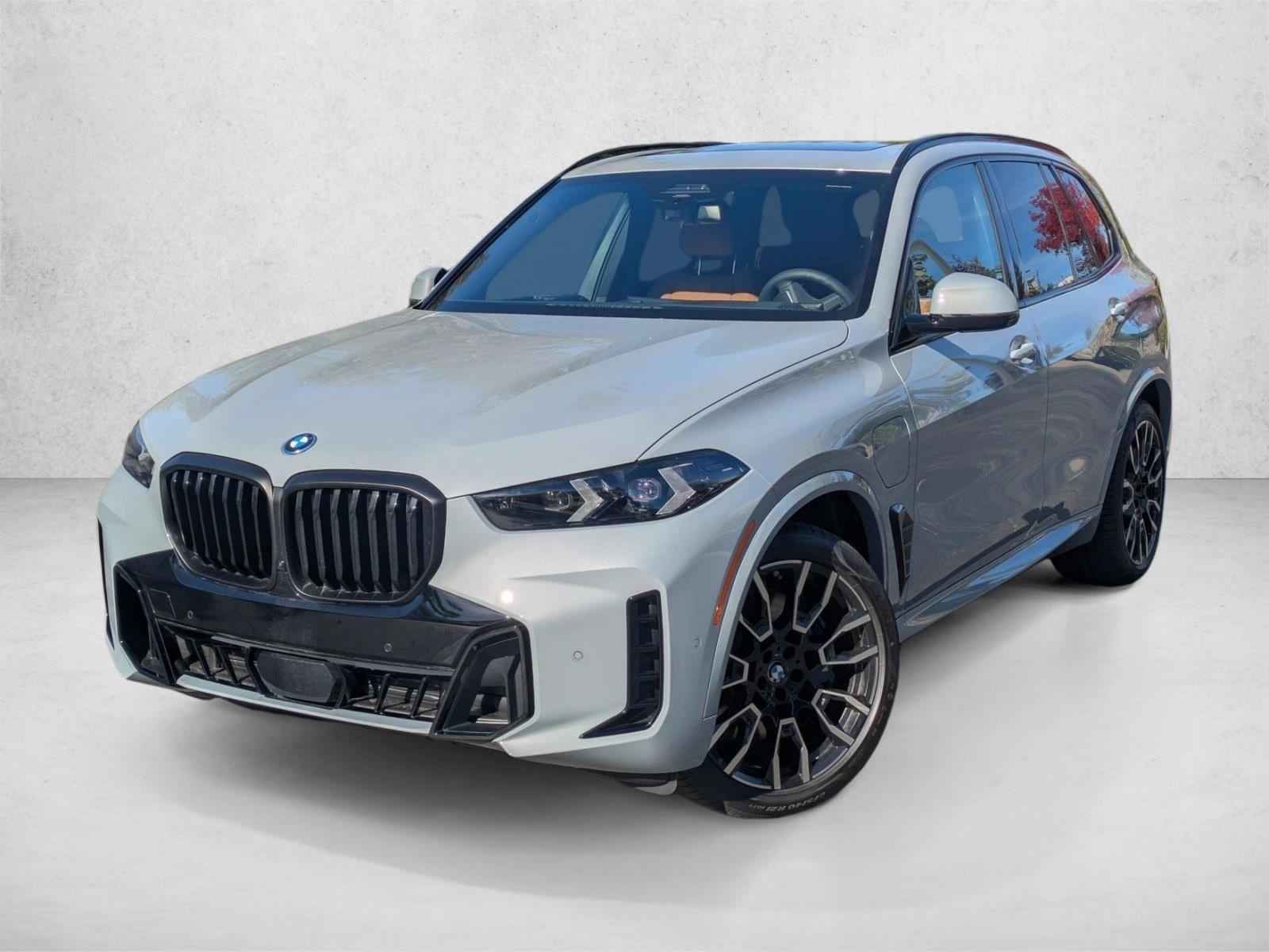 2026 BMW X5 50e's photo