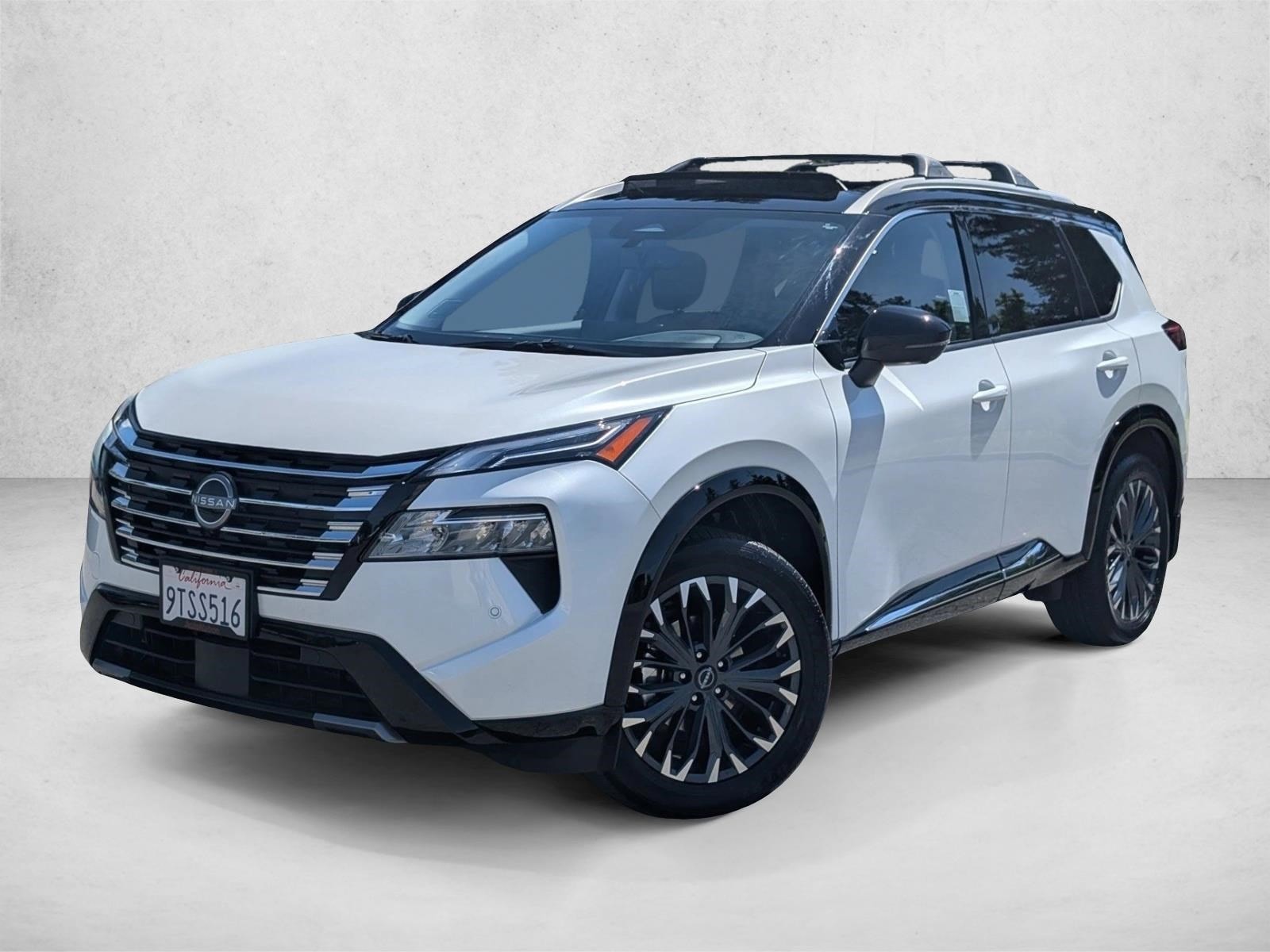 2025 Nissan Rogue Platinum AWD's photo