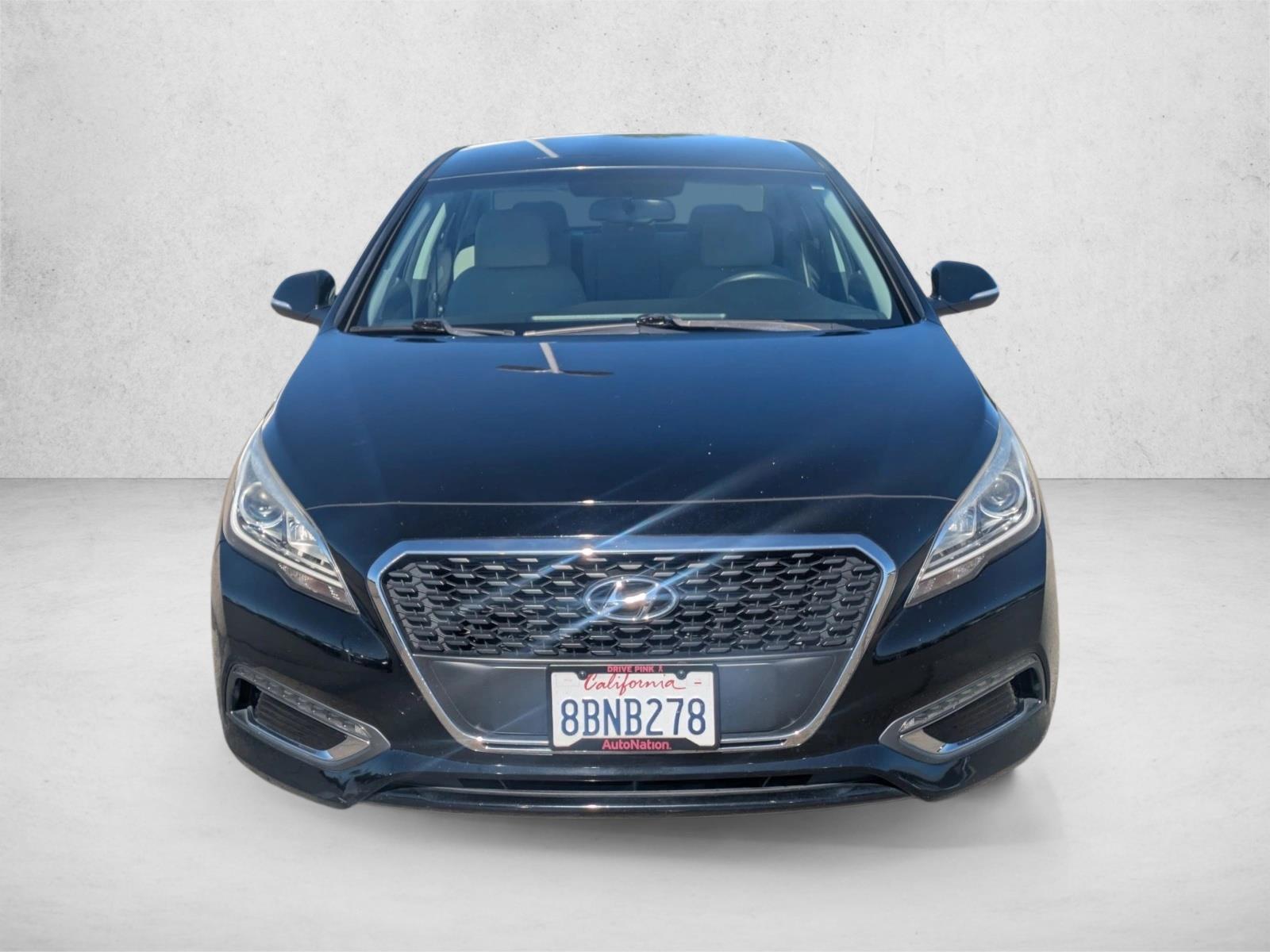 2017 Hyundai Sonata Hybrid SE photo 2