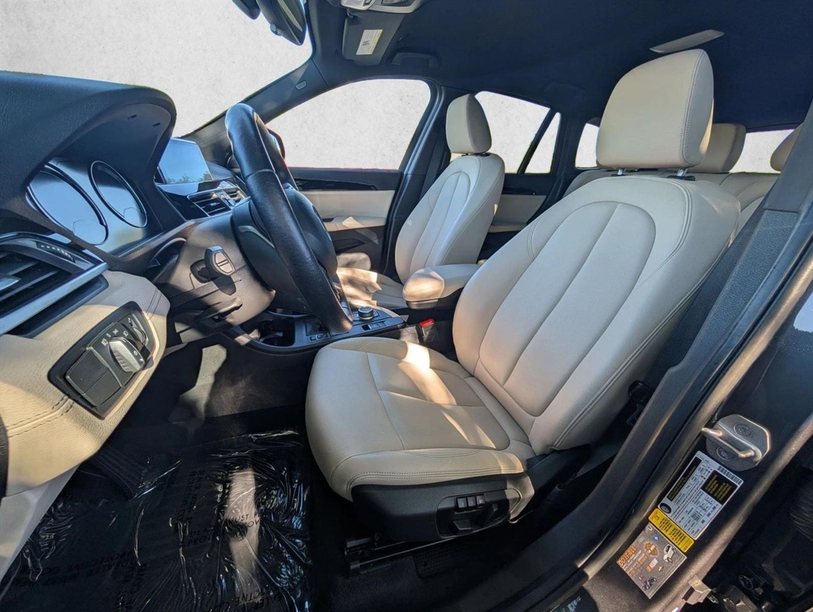 2020 BMW X1 28i - Photo 11