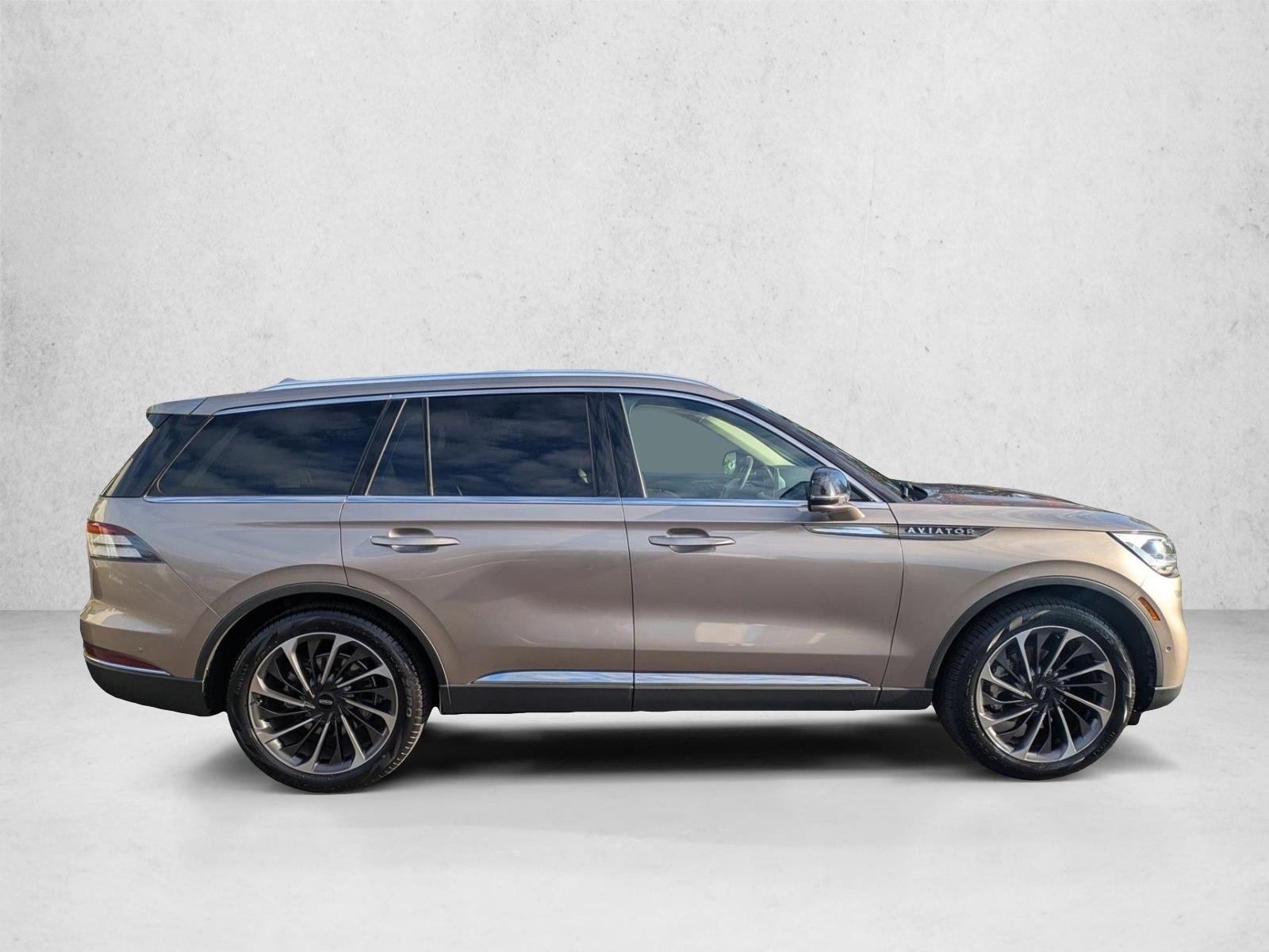 2020 Lincoln Aviator Reserve photo 3