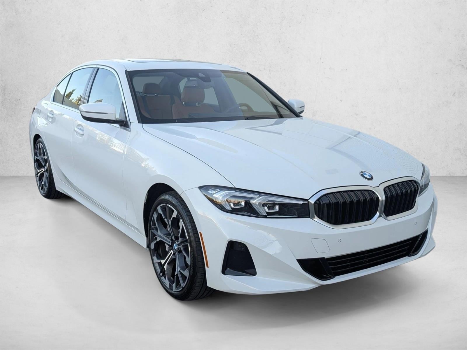 2025 BMW 330i photo 2