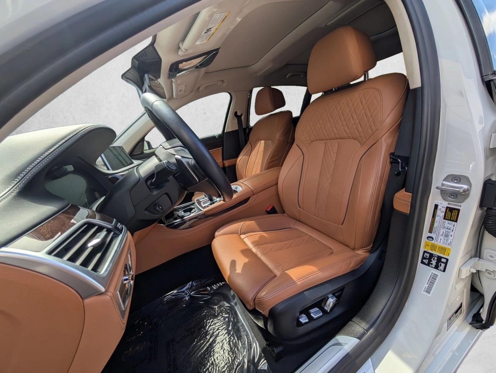 2022 BMW 7 Series 750i - Photo 11