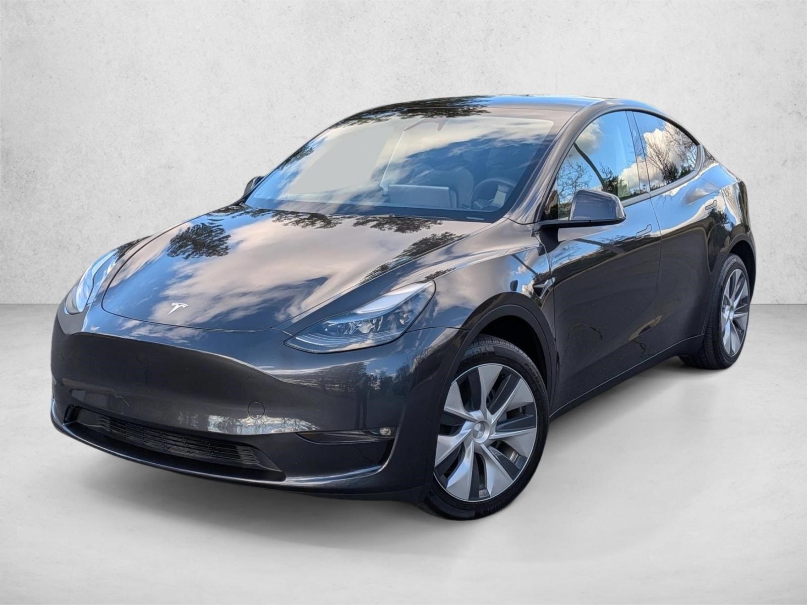 2024 Tesla Model Y Long Range's photo