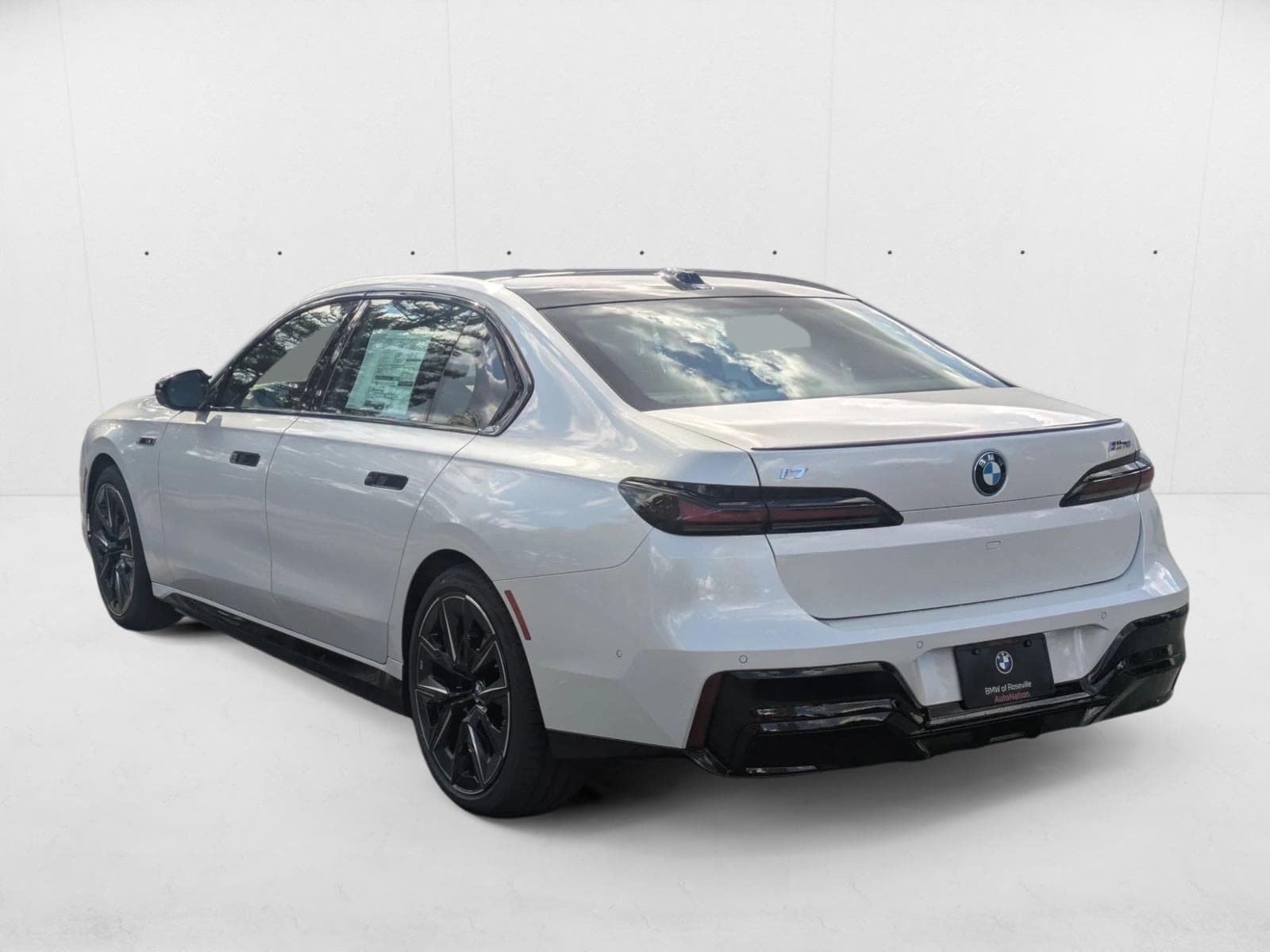 2026 BMW i7 M70 - Photo 8