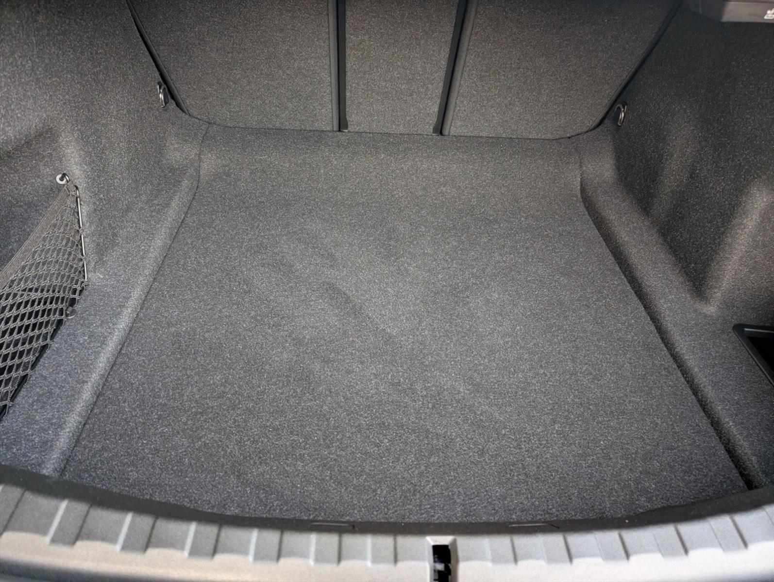 2025 BMW 330i xDrive photo 4