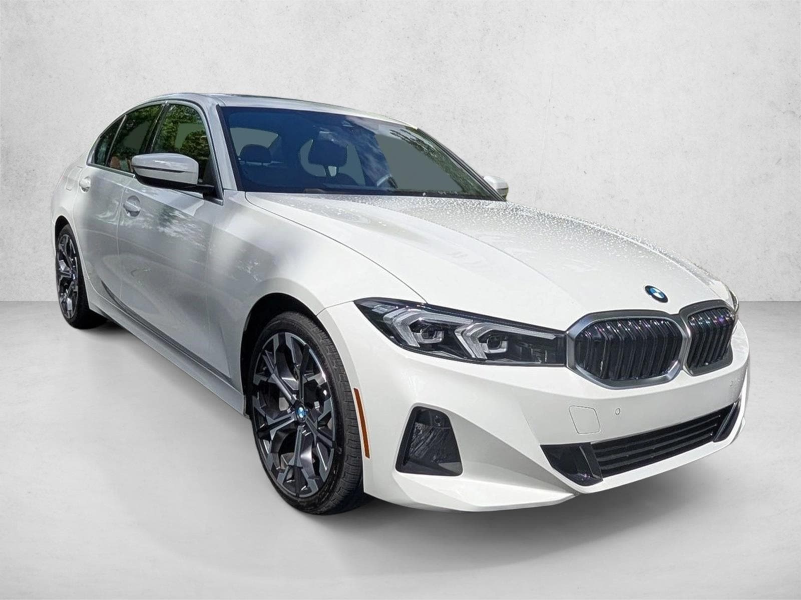 2025 BMW 330i photo 2