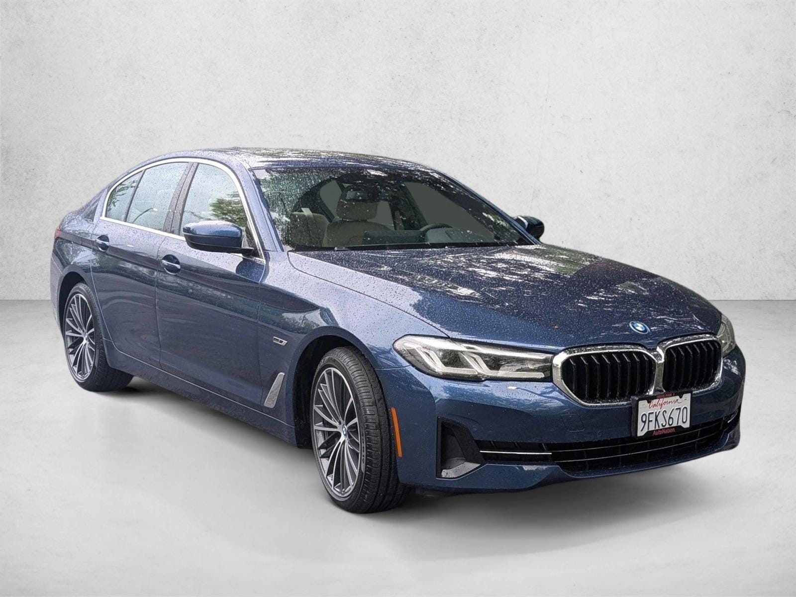 2023 BMW 530e photo 2
