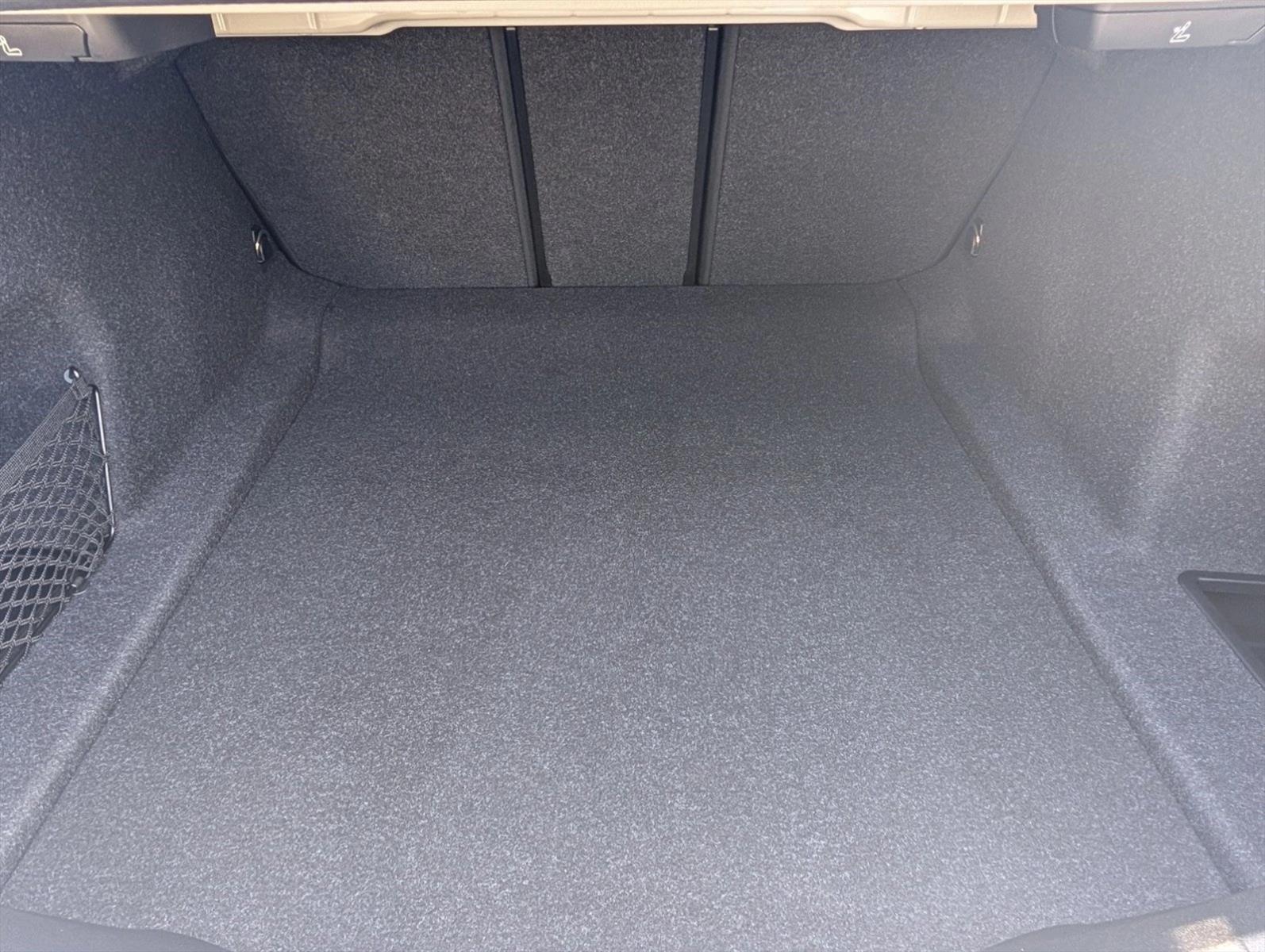 2025 BMW 330i xDrive photo 5