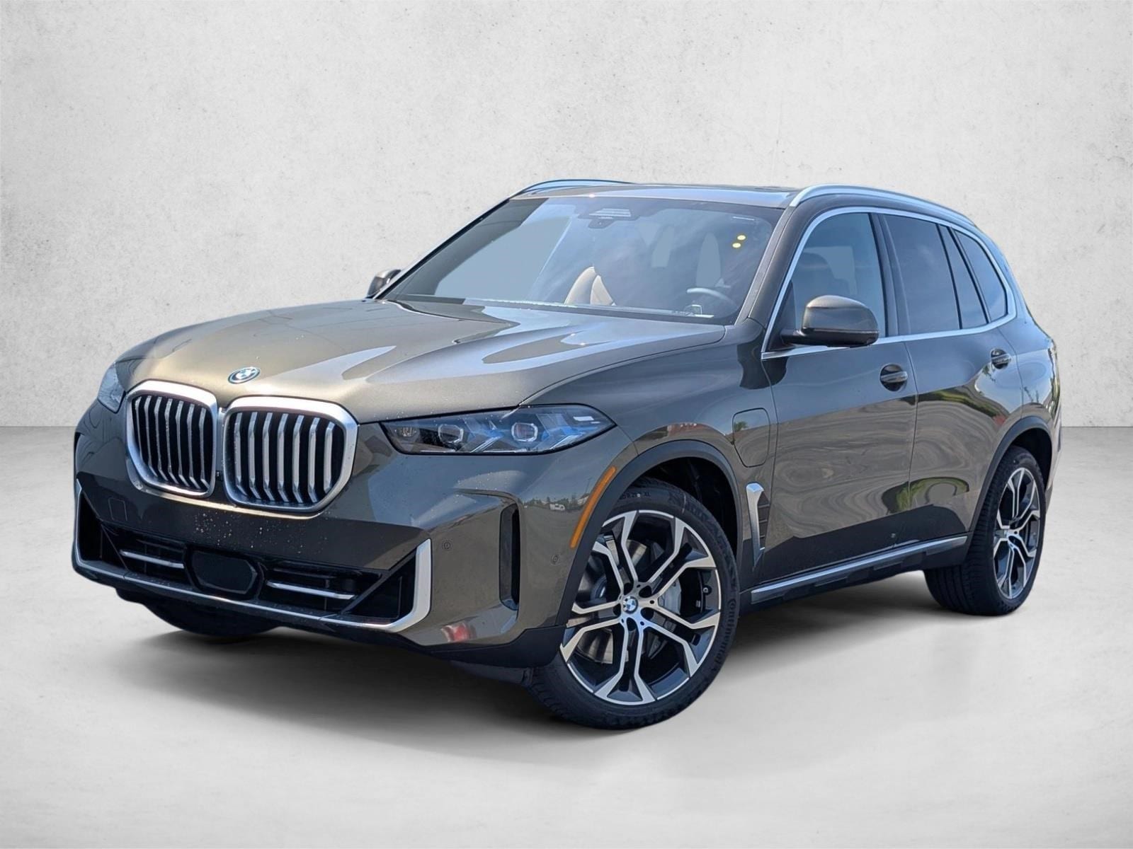 2026 BMW X5 xDrive50e's photo