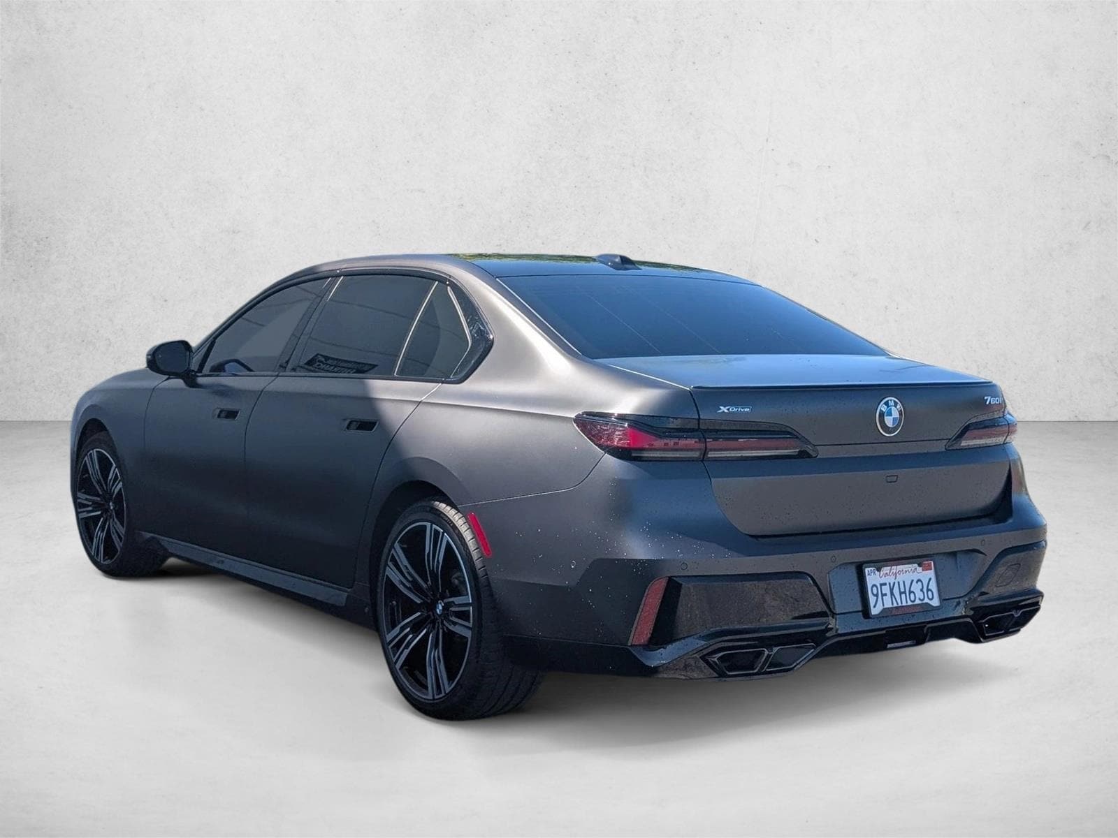 2023 BMW 760i xDrive photo 3