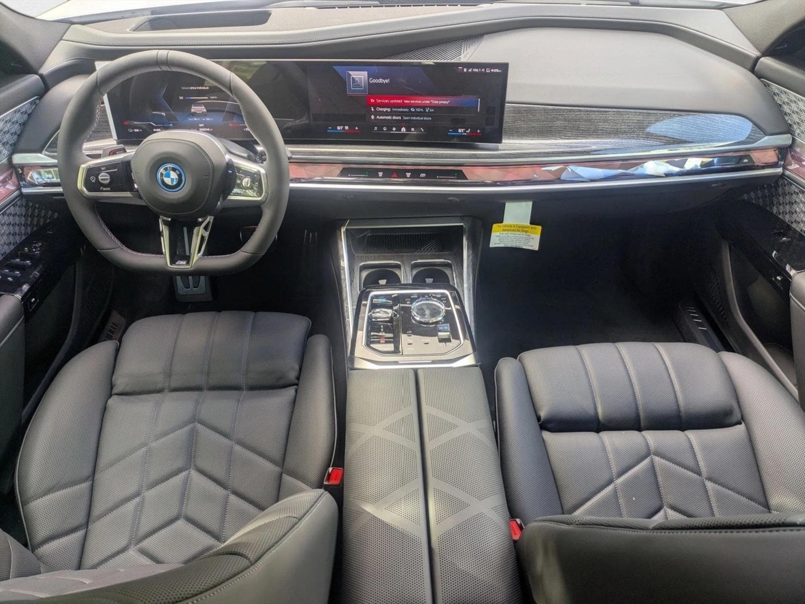 2026 BMW i7 M70 - Photo 16