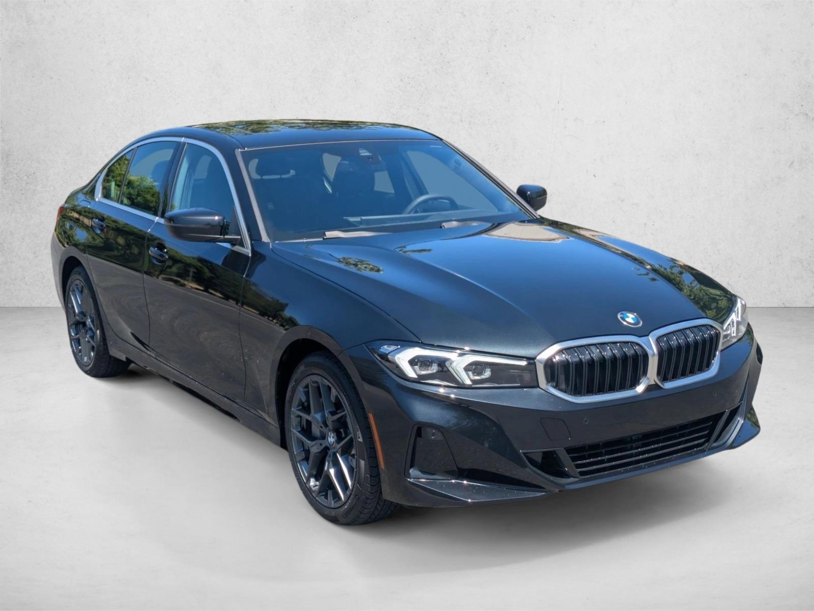 2025 BMW 330i xDrive photo 2