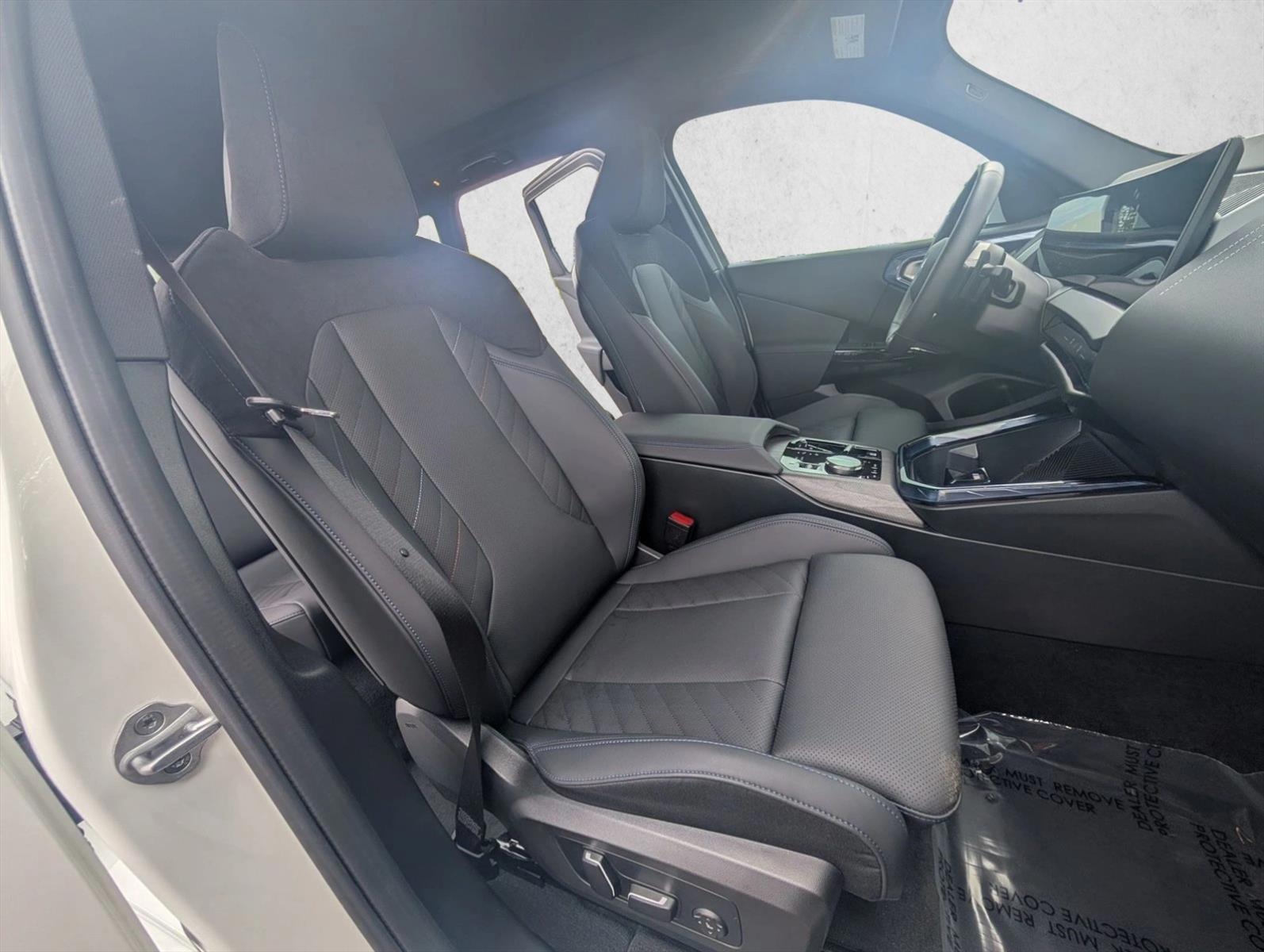 2026 BMW X3 30 - Photo 27