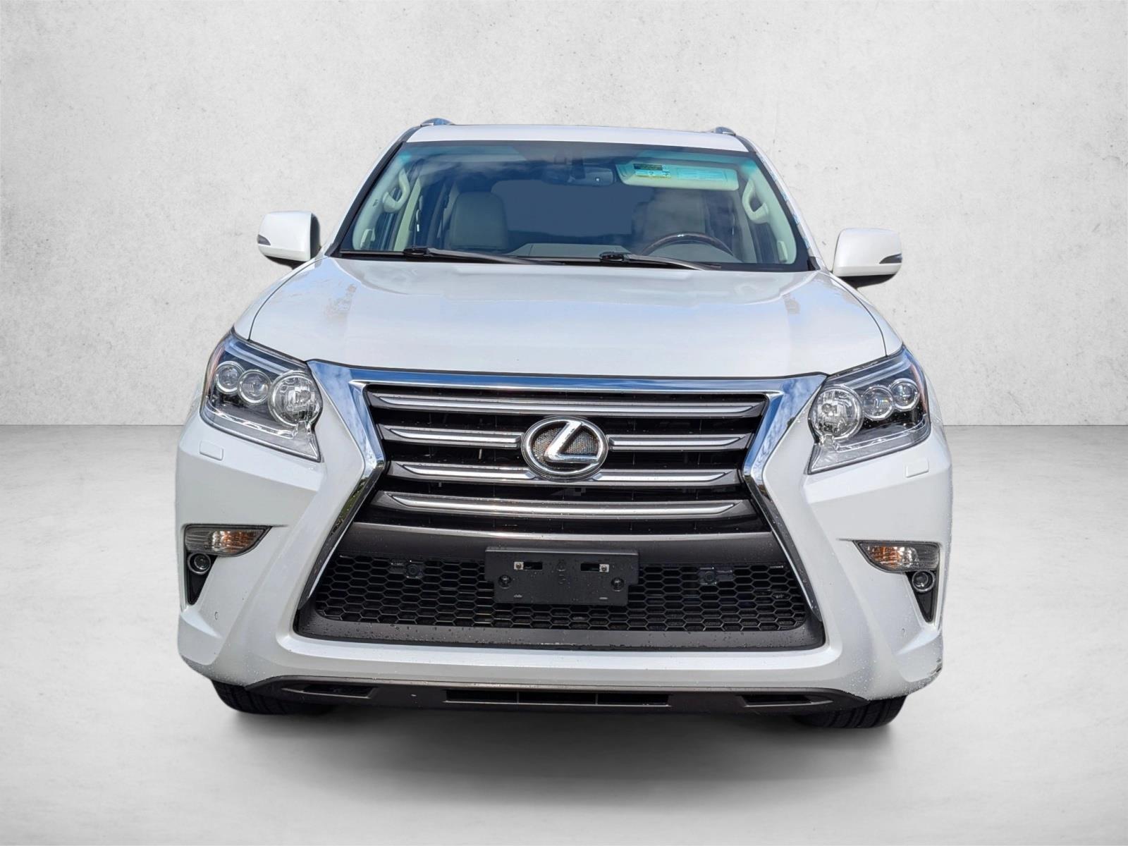 2017 Lexus GX 460 photo 2