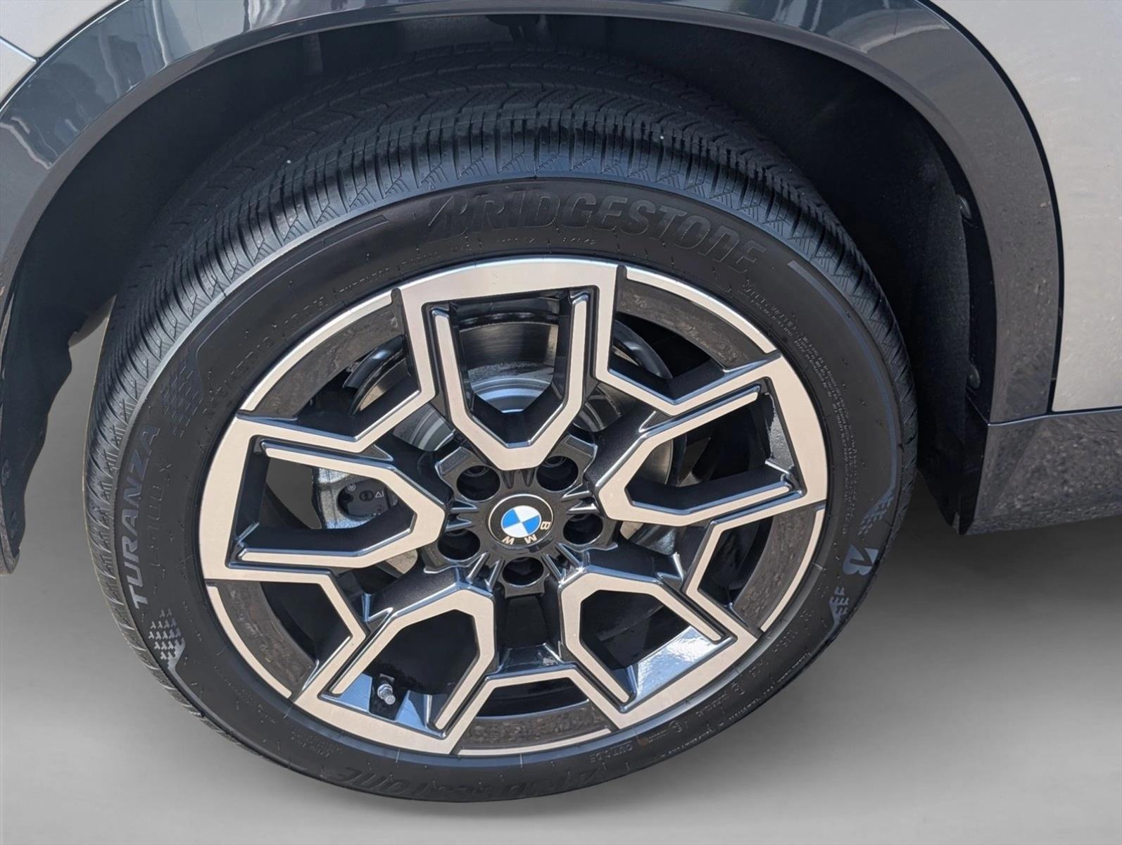 2025 BMW X1 28i - Photo 22