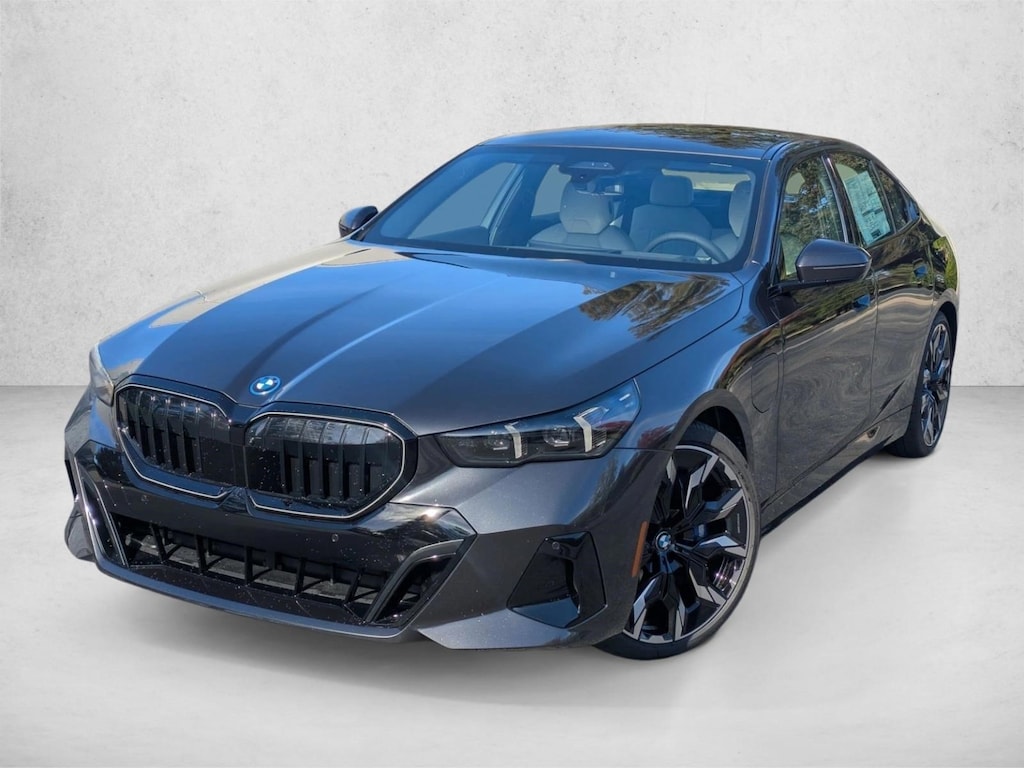New 2026 BMW 550e xDrive Sedan