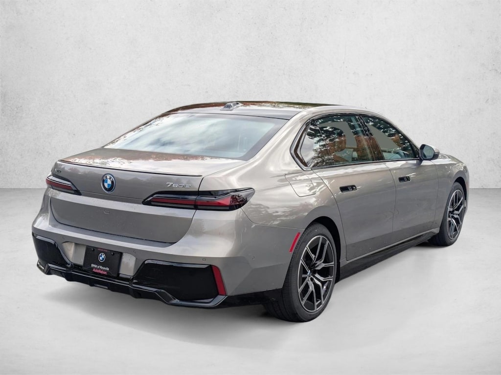 New 2026 BMW 750e xDrive Sedan