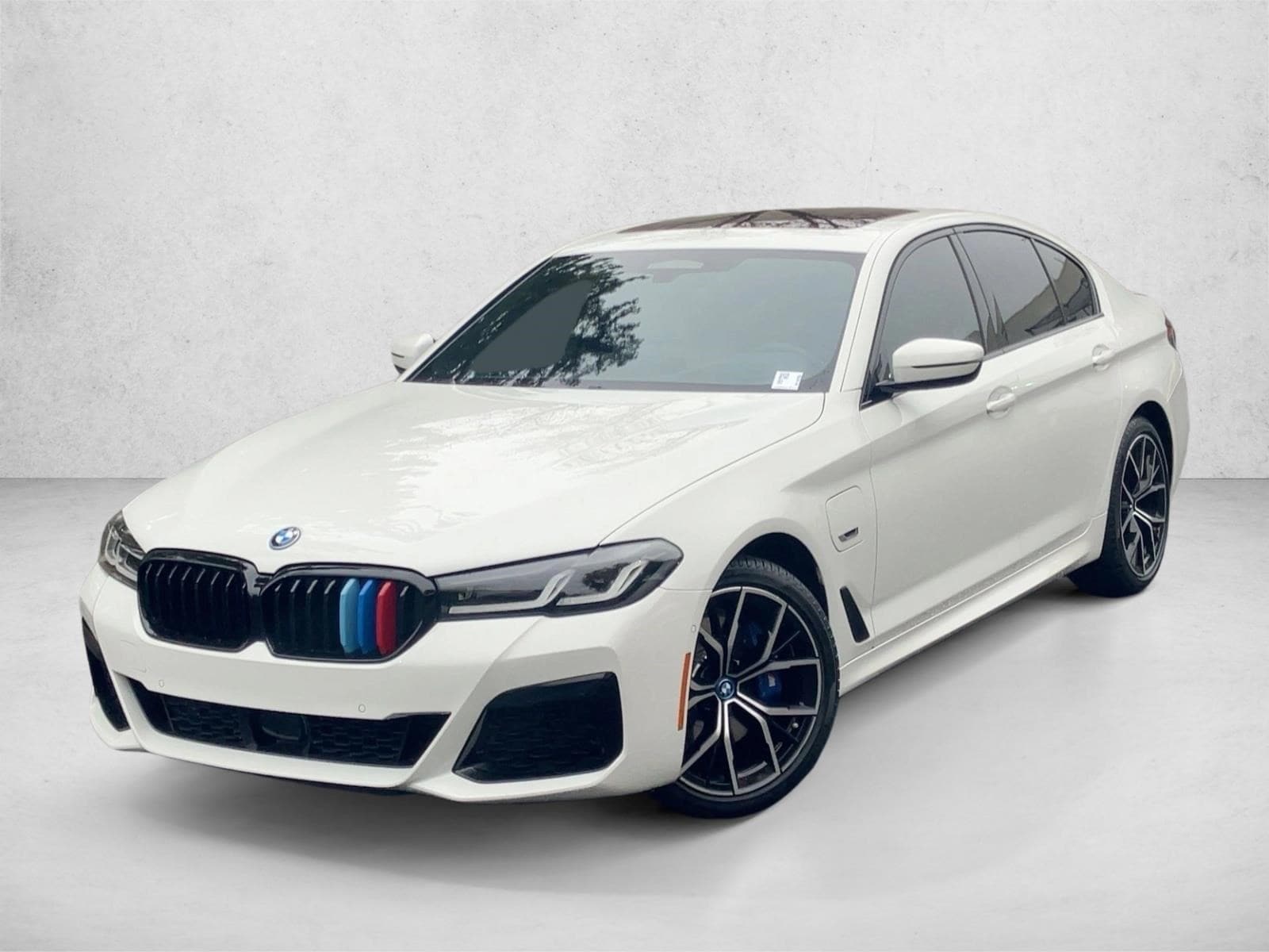 2023 BMW 5 Series 530e's photo