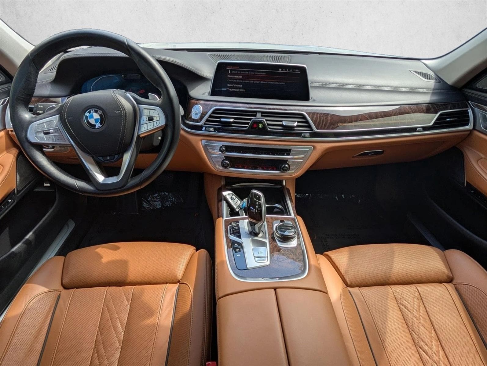 2022 BMW 7 Series 750i - Photo 18