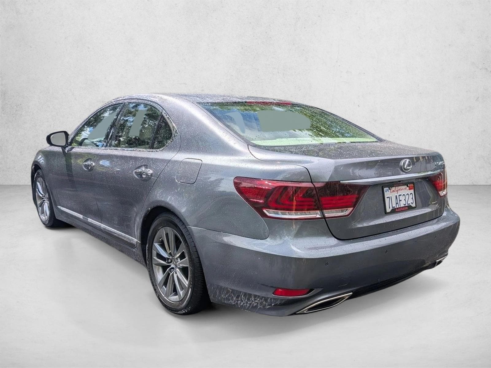 2015 LEXUS LS 460 photo 4