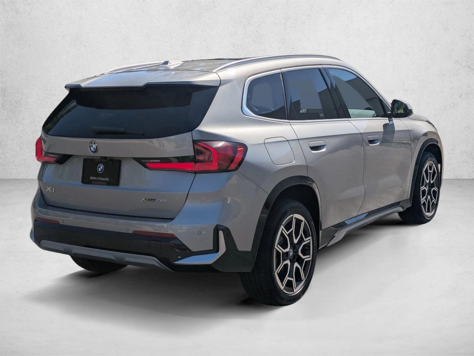 2025 BMW X1 xDrive28i photo 2