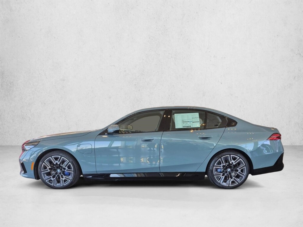 New 2027 BMW 550e xDrive Sedan