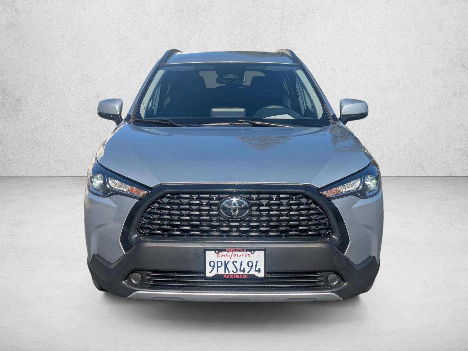 2023 Toyota Corolla Cross LE photo 2