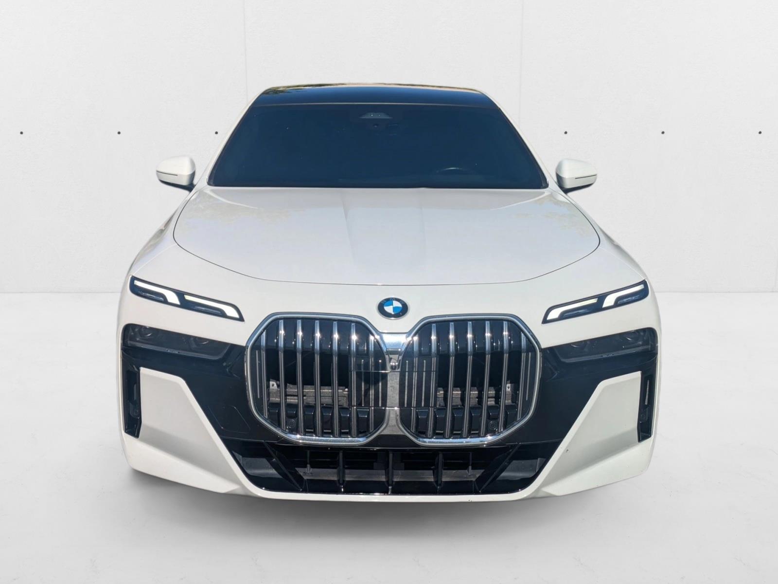 2023 Bmw 740i photo 2