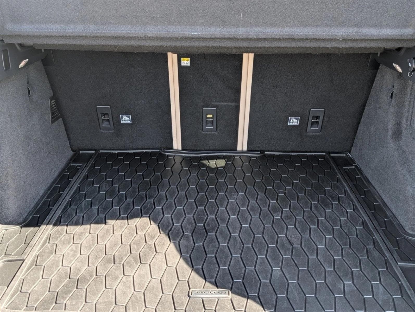 2019 Jaguar F-PACE 25t Premium photo 5