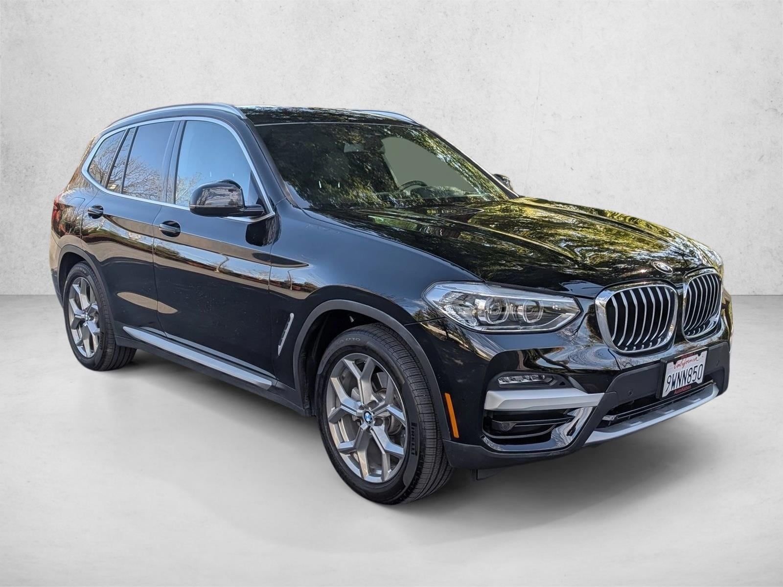 2021 BMW X3 PHEV xDrive30e photo 2
