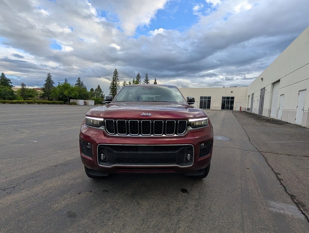 Used 2023 Jeep Grand Cherokee Overland SUV