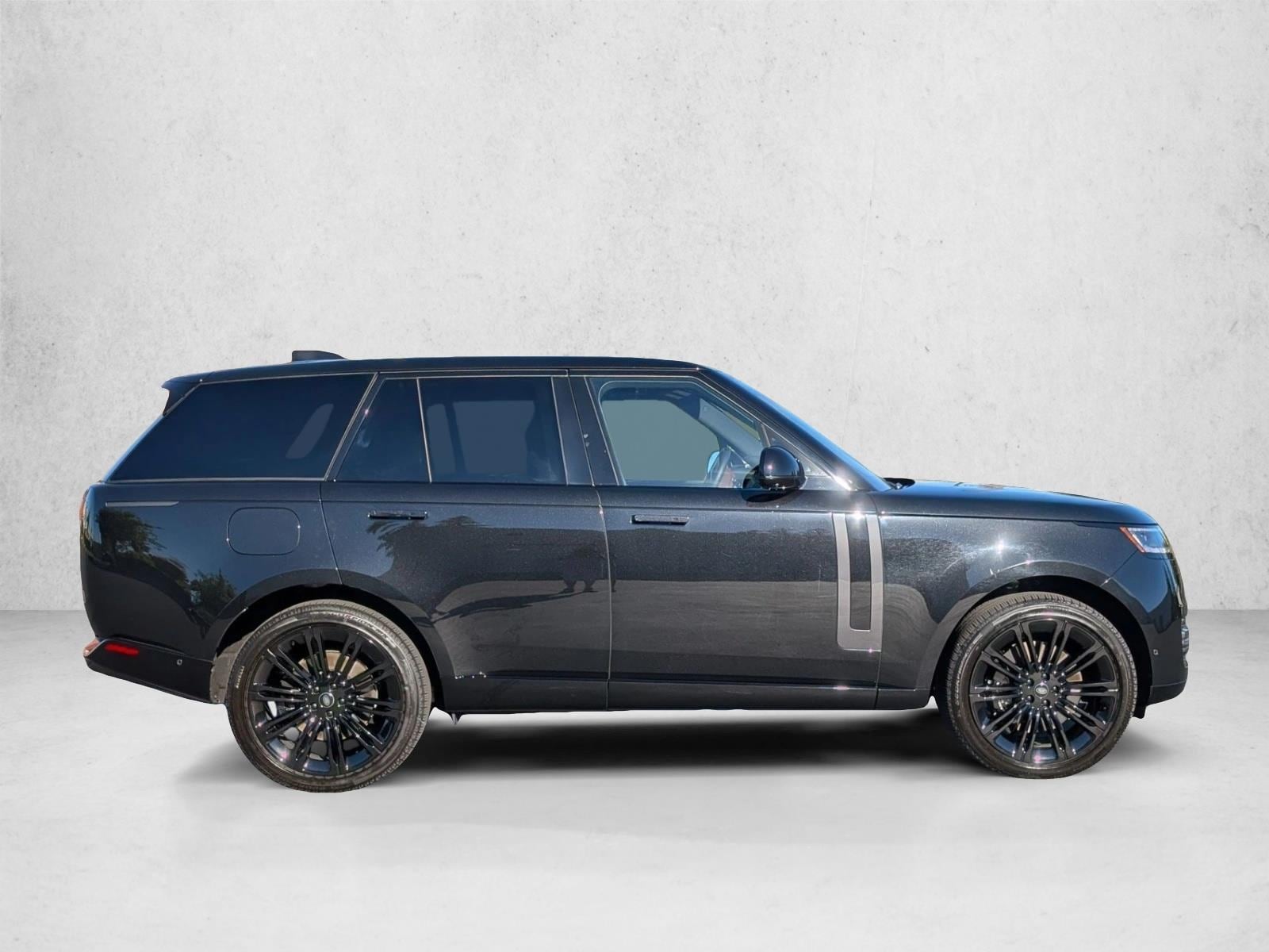 2025 Land Rover Range Rover SE - Photo 4