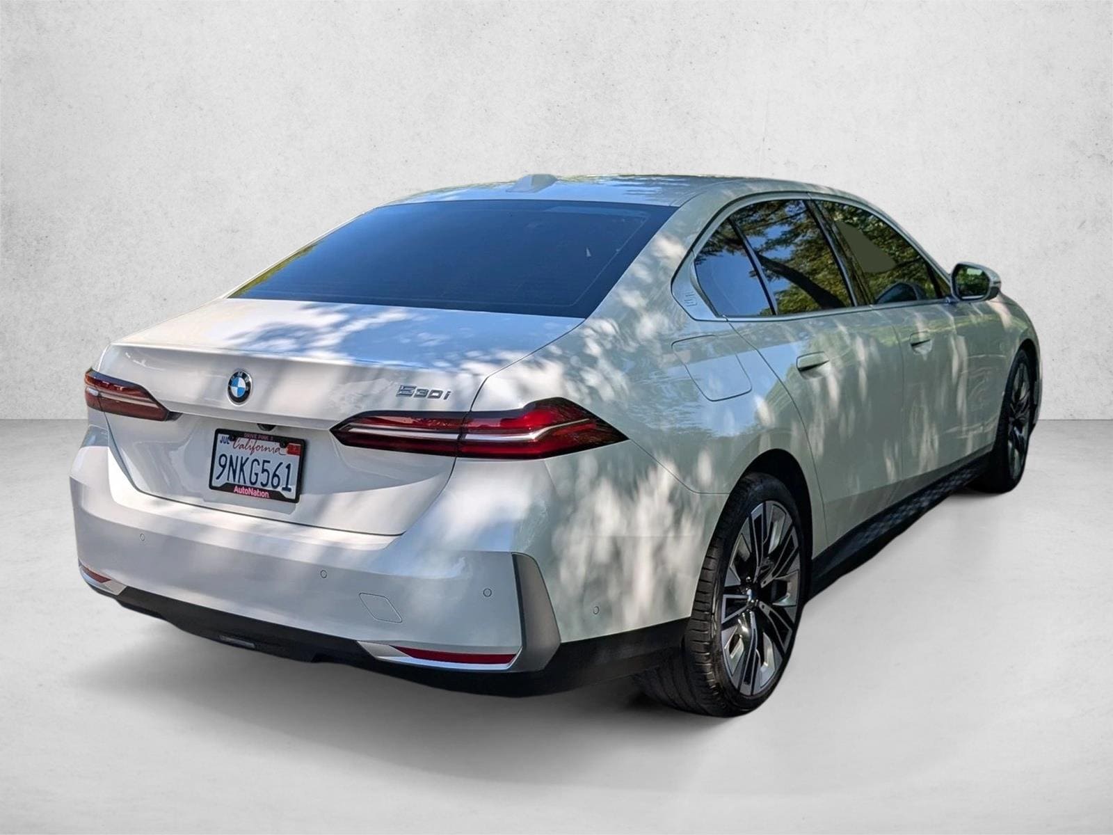 2024 BMW 530i photo 3