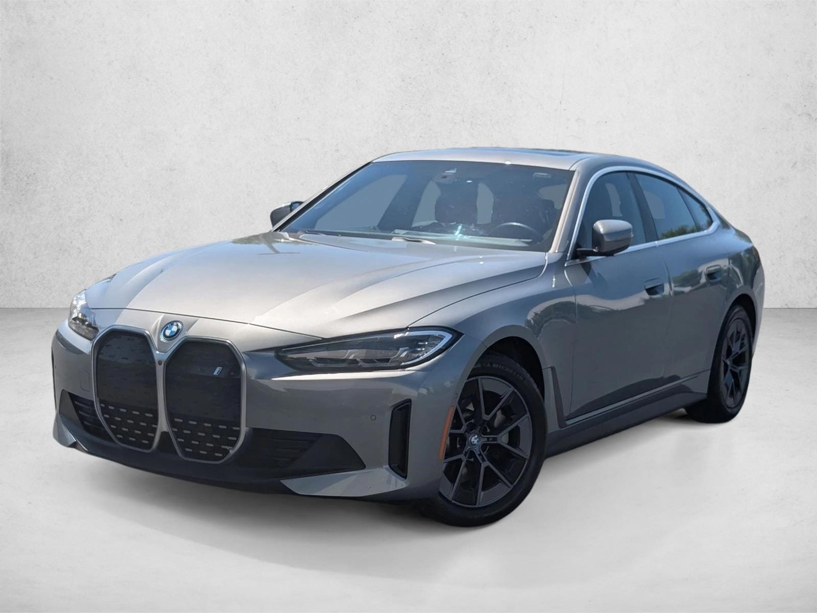 2023 BMW i4 eDrive35's photo