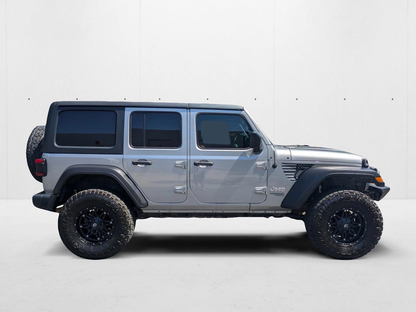 2020 Jeep Wrangler Unlimited Sport photo 3
