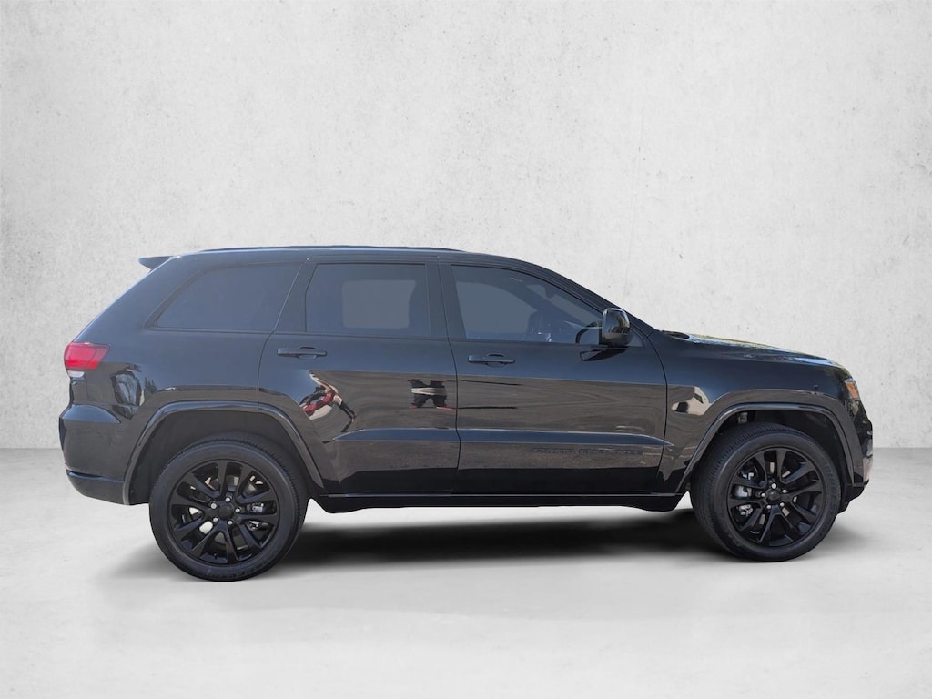 Used 2021 Jeep Grand Cherokee Laredo SUV