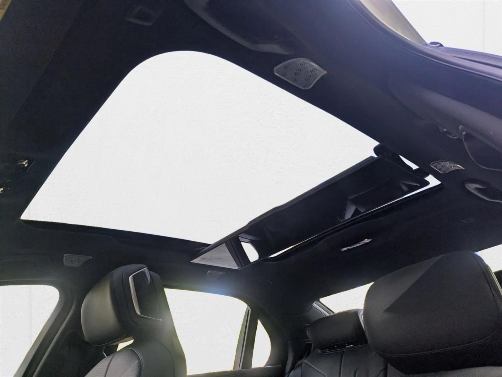 2026 BMW i7 M70 - Photo 15