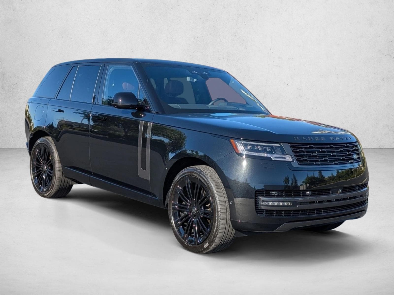 2025 Land Rover Range Rover SE - Photo 3
