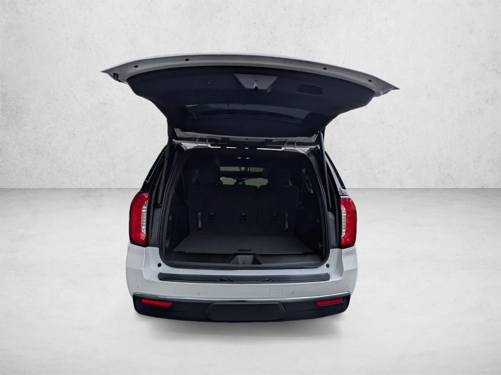 2023 GMC Yukon XL SLT photo 5